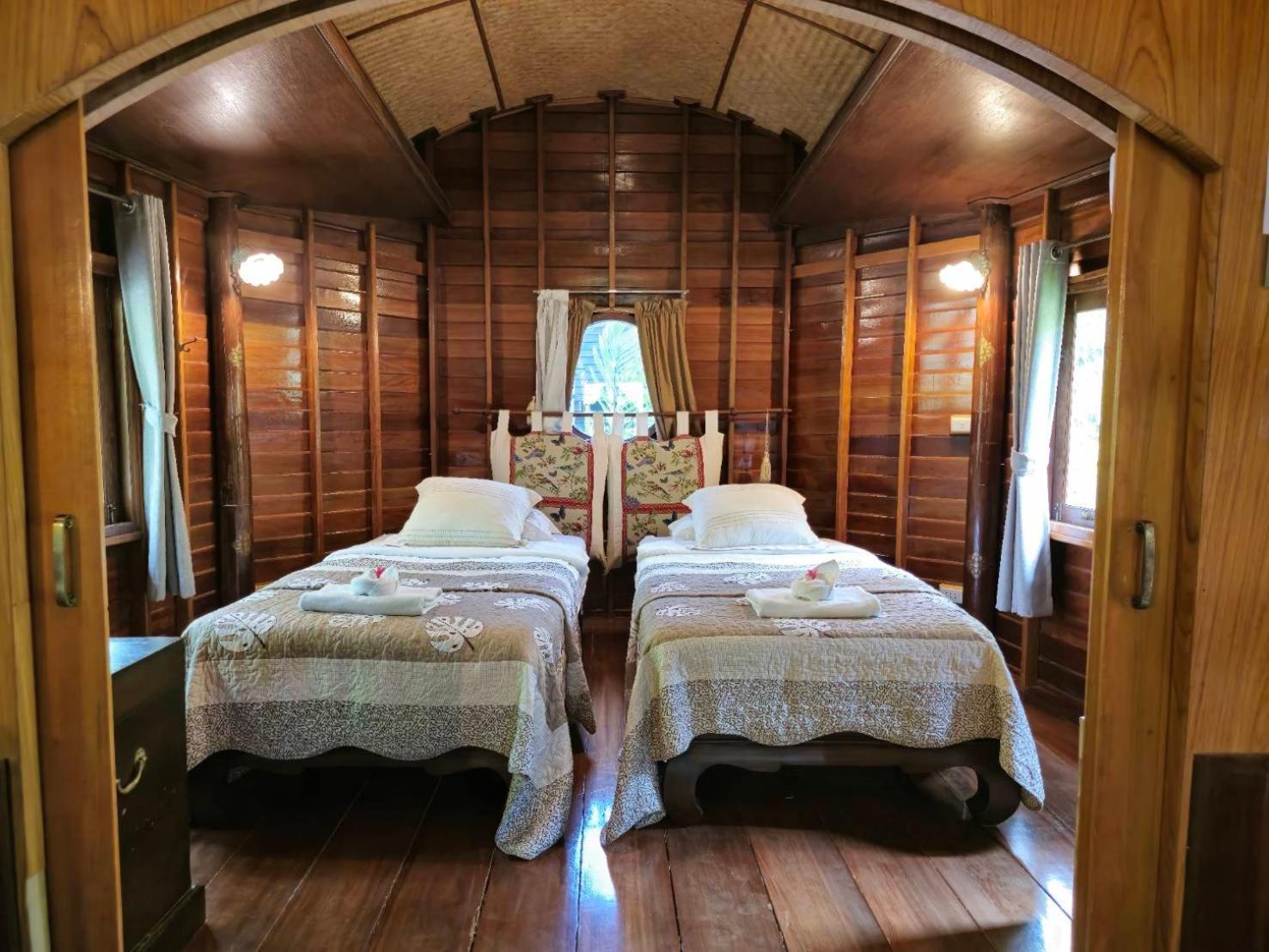 Kaengkrachan Boathouse Paradise Resort 캥카찬 외부 사진